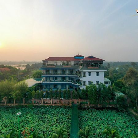 Khu Nghỉ Dưỡng Hương Sen - Bình Mỹ, Củ Chi TP. Hồ Chí Minh Ngoại thất bức ảnh